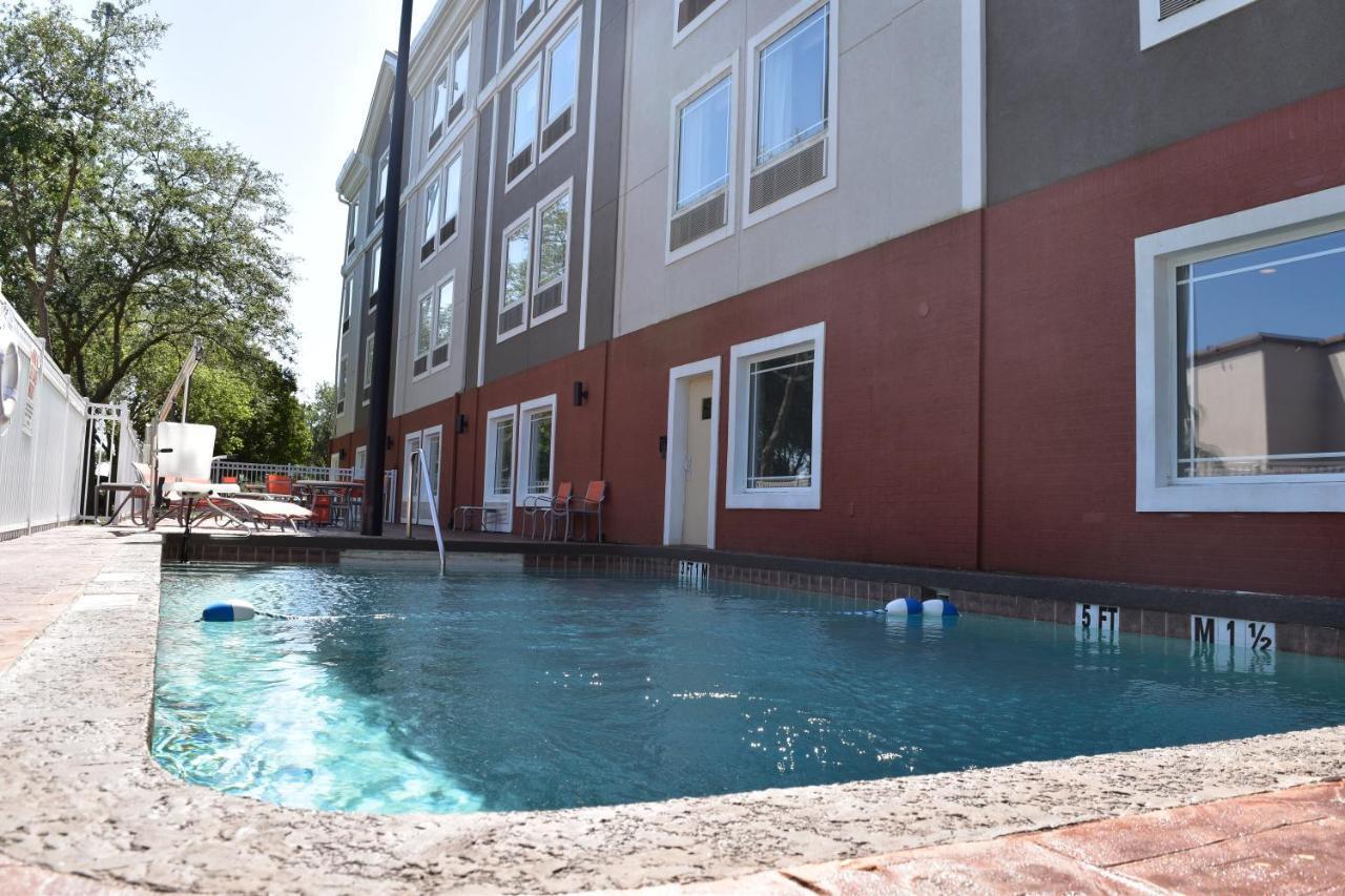 Holiday Inn Express Venice By Ihg Exterior foto